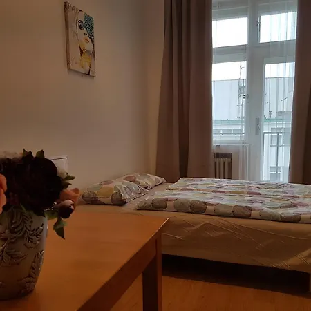 Budget Charles Square Praag